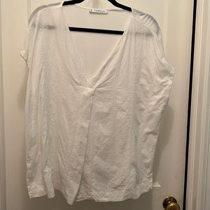 Violetta. White cap sleeve tee. Size 18.